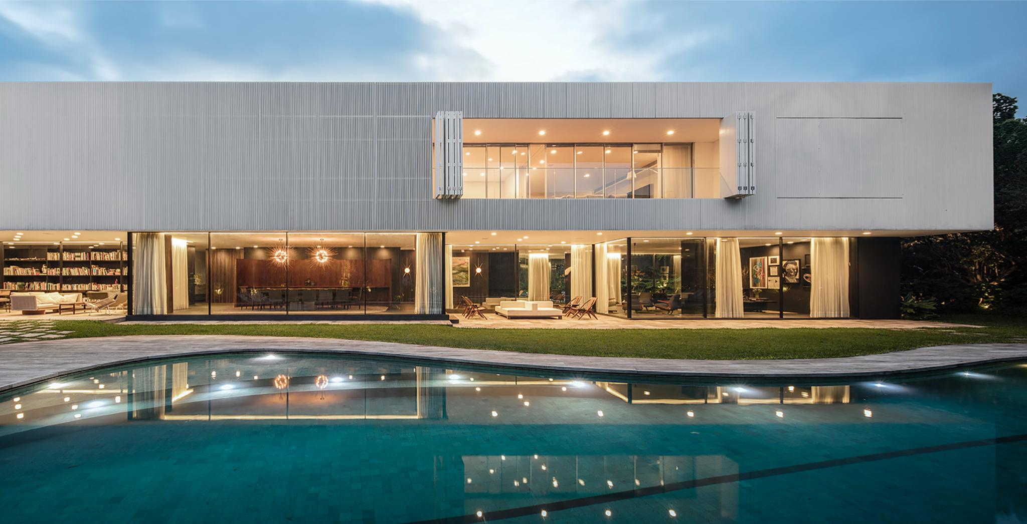 Modern luxury house with Barcelona city views